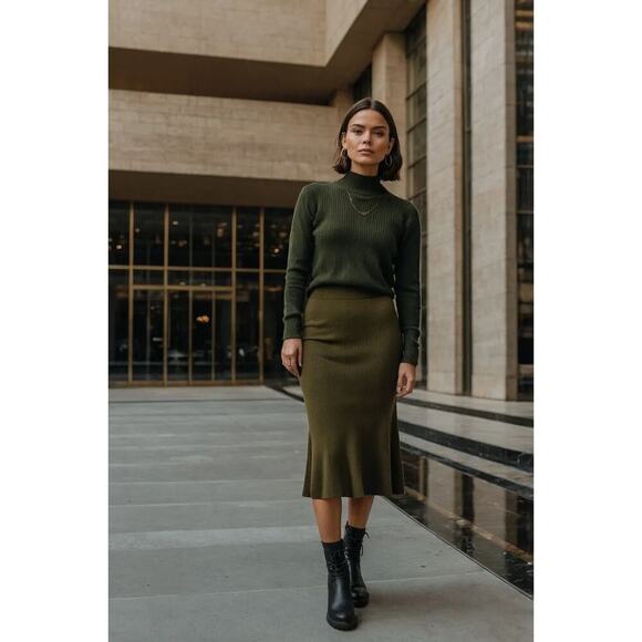 Philosophy di Alberta Ferretti Forest Green Romantic Fall Skirt | Italian Fall - Picture 12 of 16